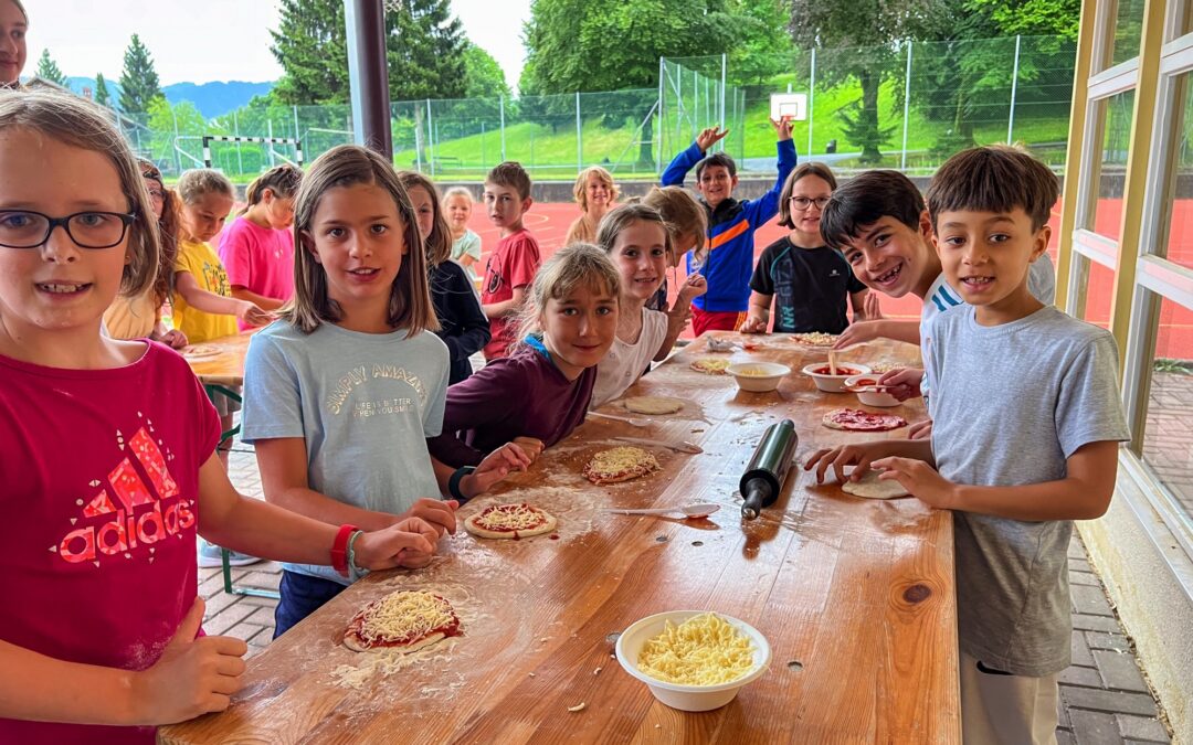 Pizzaessen beim Sommerspass